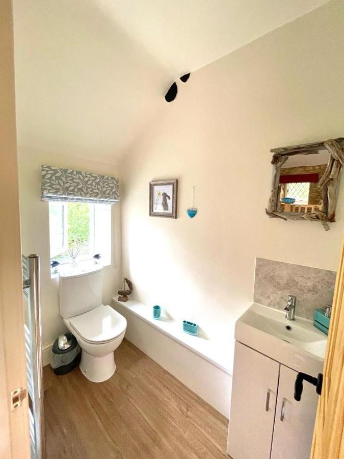 Cotswold Coombe Cottage Wotton-under-Edge Eksteriør billede